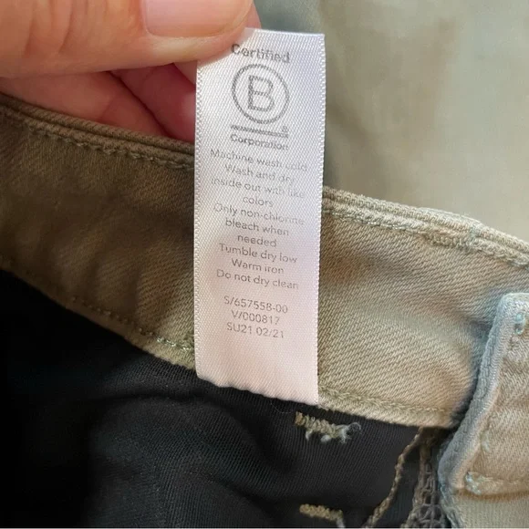 Athleta Army Green Cropped Jeans.  Size 6 - Picture 6 of 6
